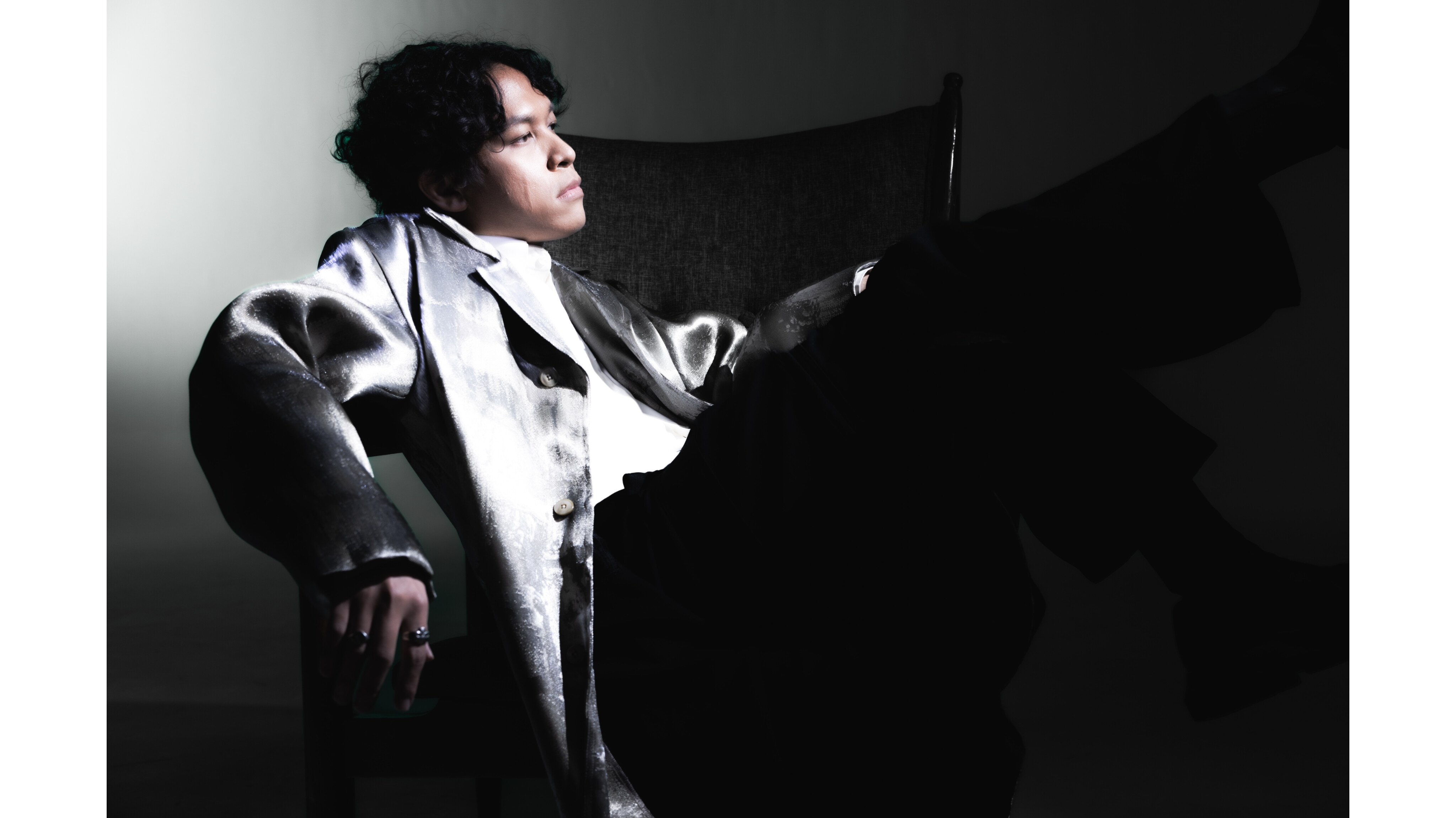 Hindia Merilis Mixtape Doves, ‘25 on Blank Canvas